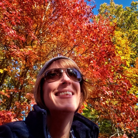 Meet your Posher, Colleen - Picture 1 of 1